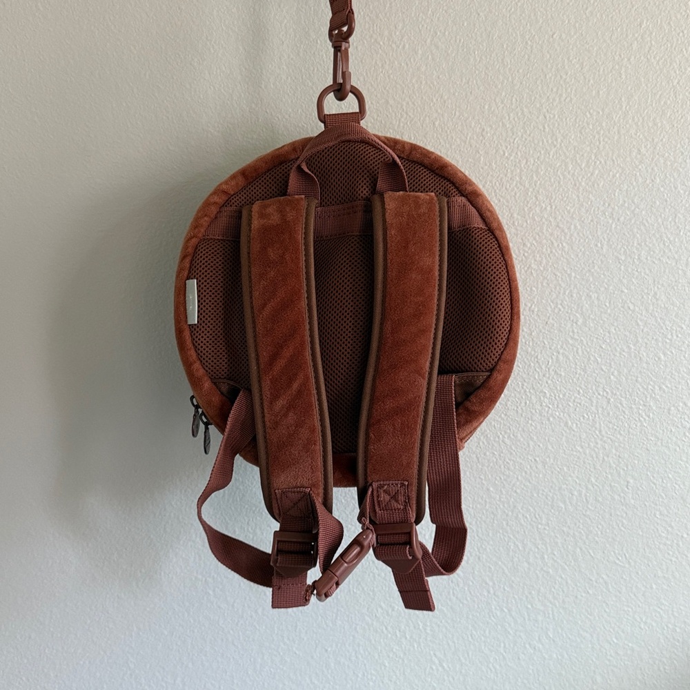 LINE Friends Brown Bear Kid Backpack - Picture 2 of 16